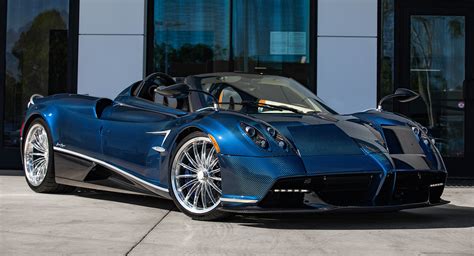 pagani huayra roadster full carbon.